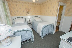 Terrace Inn and 1911 Restaurant