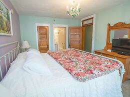 Terrace Inn and 1911 Restaurant