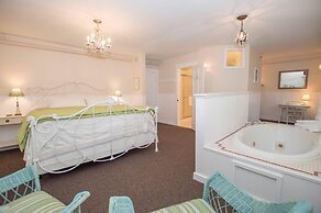 Terrace Inn and 1911 Restaurant