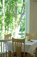 Terrace Inn and 1911 Restaurant