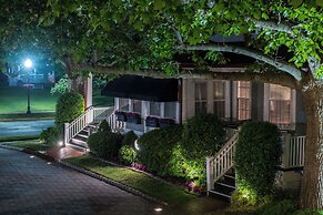 Chateau Inn and Suites