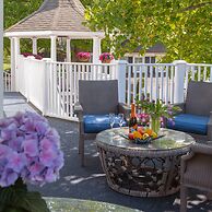 Chateau Inn and Suites