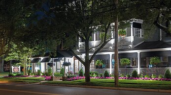 Chateau Inn and Suites