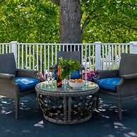 Chateau Inn and Suites