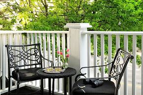 Chateau Inn and Suites
