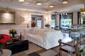 Chateau Inn and Suites