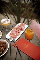 Le Petit Oberkampf Hotel & Spa