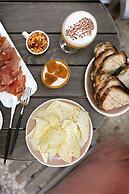 Le Petit Oberkampf Hotel & Spa