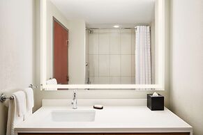 Embassy Suites by Hilton Hampton Convention Center