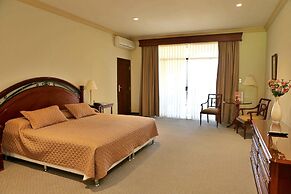 Los Parrales Resort Hotel