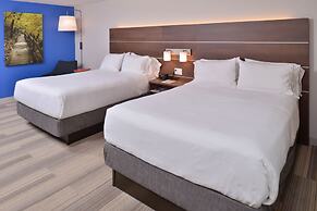 Holiday Inn Express and Suites Stevens Point by IHG