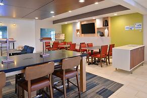 Holiday Inn Express and Suites Stevens Point by IHG