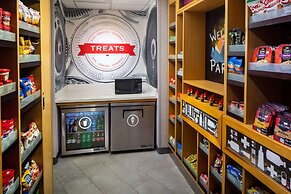 Hampton Inn & Suites Parker