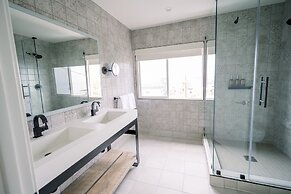 Laguna Surf Lodge by SCP Hotels