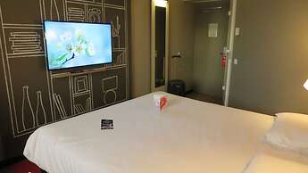 ibis Lyon Caluire Cité Internationale