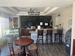 Starlight Inn & Suites Motel 29 Palms Joshua Tree National Park