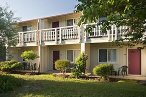 Wellfleet Motel and Lodge