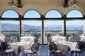 Hotel Titano