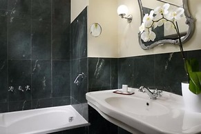 Hotel Titano