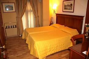 Luxury Rooms H 2000 Roma