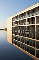 Le Meridien Ra Beach Hotel & Spa
