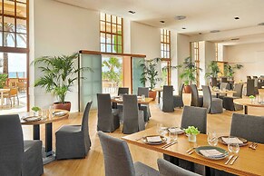 Le Meridien Ra Beach Hotel & Spa