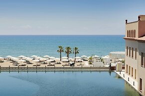 Le Meridien Ra Beach Hotel & Spa