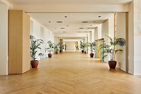 Le Meridien Ra Beach Hotel & Spa