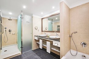 Le Meridien Ra Beach Hotel & Spa