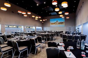 Le Meridien Ra Beach Hotel & Spa