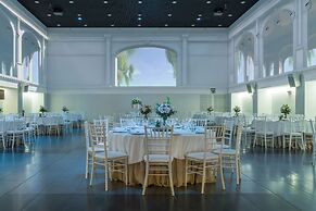 Le Meridien Ra Beach Hotel & Spa