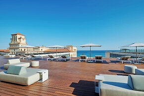 Le Meridien Ra Beach Hotel & Spa