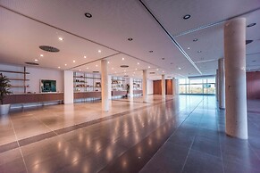 Le Meridien Ra Beach Hotel & Spa