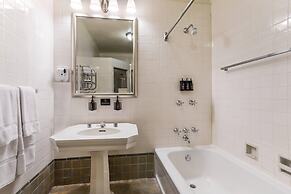 Traditions Hotel & Spa Johnson City - Binghamton, an Ascend Collection