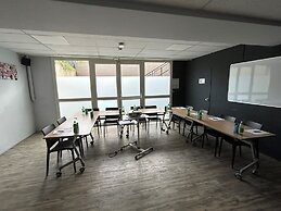 Kyriad Marne La Vallée - Torcy