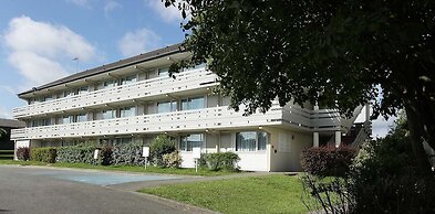 Brit Hotel Confort Dinan Taden