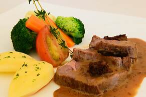 Ree Mohasambath Hotel & Resort  I