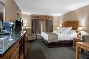 Norfolk Lodge & Suites, an Ascend Collection Hotel