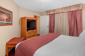 Norfolk Lodge & Suites, an Ascend Collection Hotel