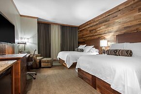 Norfolk Lodge & Suites, an Ascend Collection Hotel