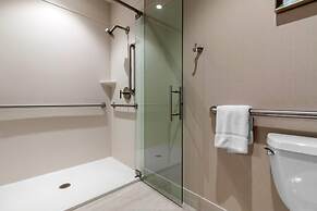 Norfolk Lodge & Suites, an Ascend Collection Hotel