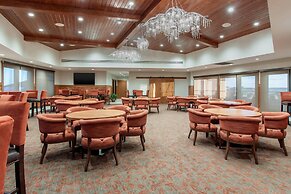 Norfolk Lodge & Suites, an Ascend Collection Hotel