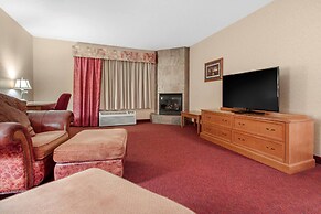 Norfolk Lodge & Suites, an Ascend Collection Hotel