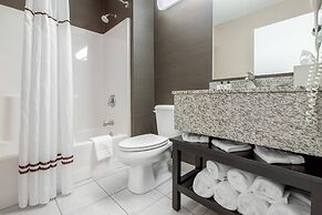 Norfolk Lodge & Suites, an Ascend Collection Hotel