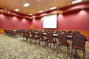 Norfolk Lodge & Suites, an Ascend Collection Hotel