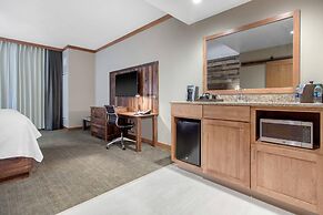 Norfolk Lodge & Suites, an Ascend Collection Hotel