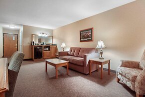 Norfolk Lodge & Suites, an Ascend Collection Hotel