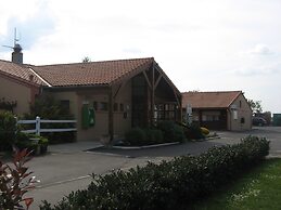 Kyriad Niort Est - La Crèche