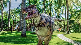 Holiday Inn Resort Sanya Bay by IHG