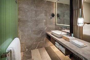 Holiday Inn Resort Sanya Bay by IHG